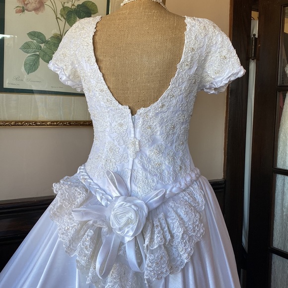 Mon Cherie Modest Bridal Gown. Beautiful Beaded Bodice with braided satin trim - Picture 3 of 10